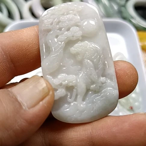 翡翠未镶嵌颈饰A货翡翠