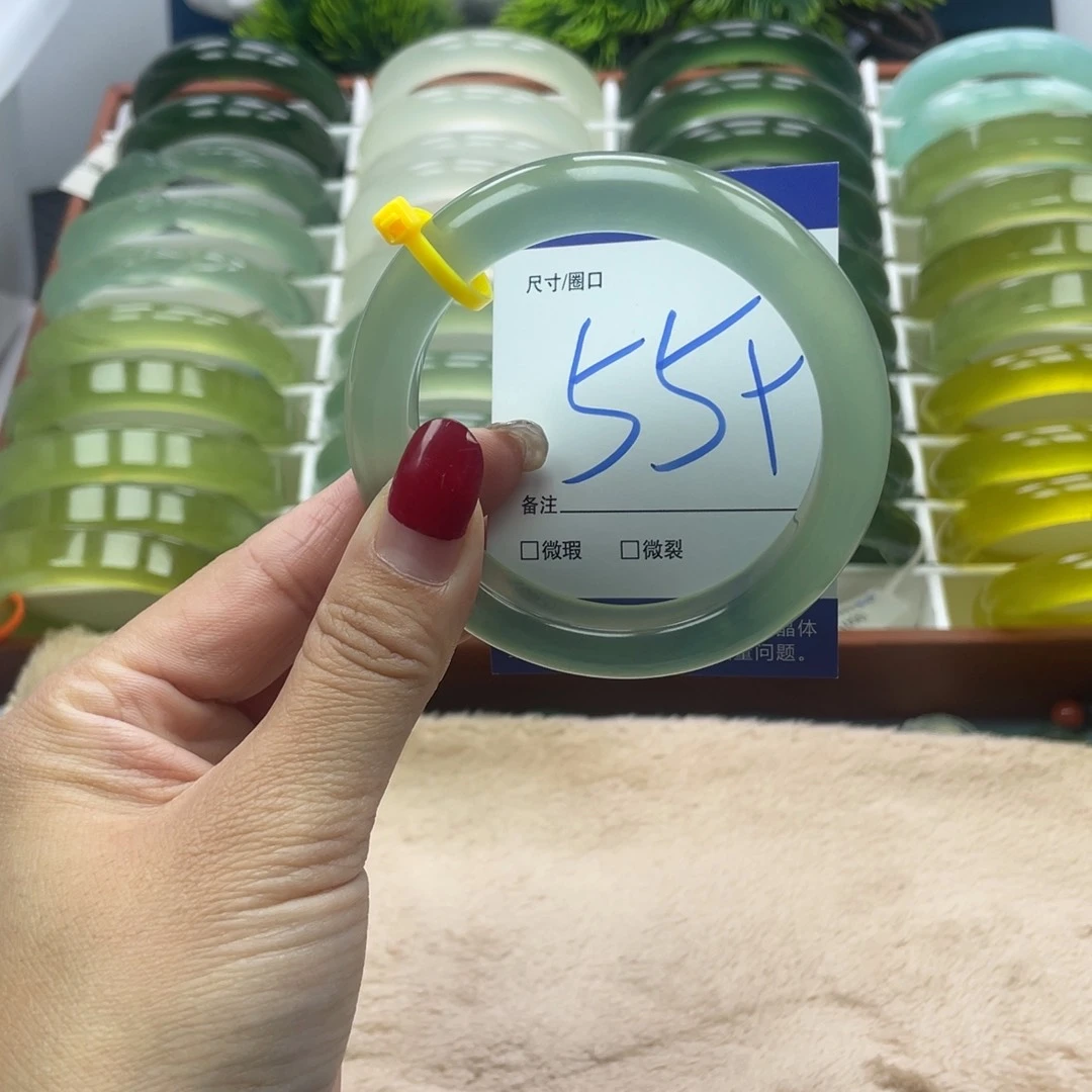 未镶嵌蛇纹石玉手镯拒****架
