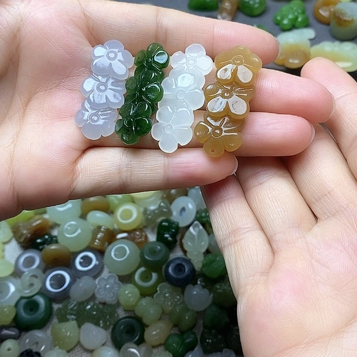 未镶嵌和田玉挂件150一个多样性发其一