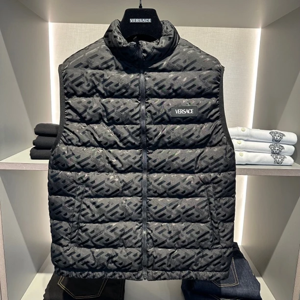 未使用 VERSACE/范思哲 黑色经典百搭回形纹男士马甲棉服外套