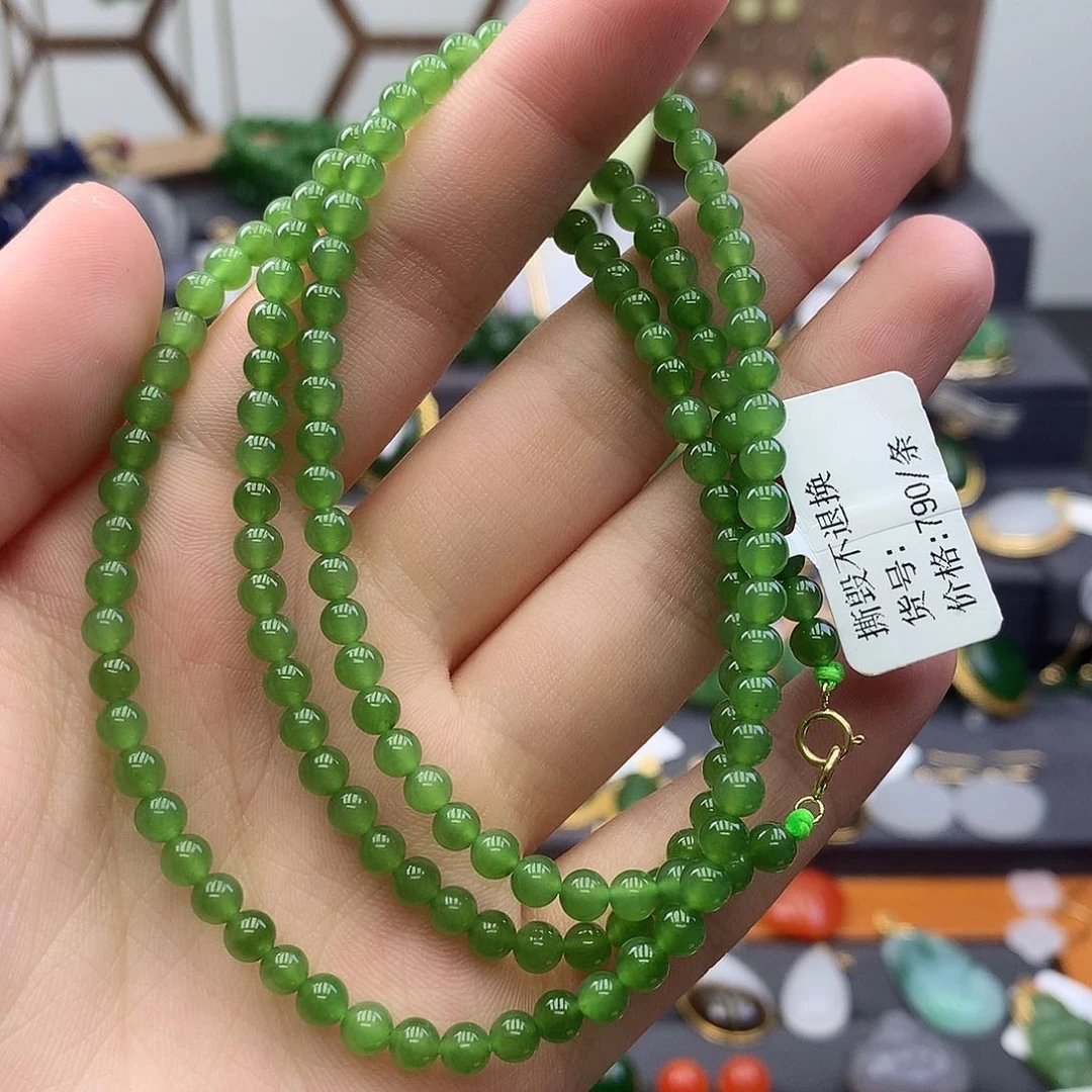 浅***笑和田玉（碧玉）未镶嵌颈饰