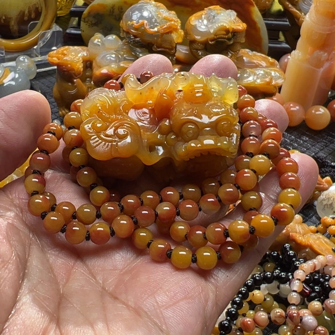石英质玉未镶嵌颈饰