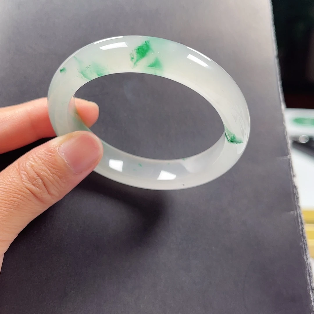 石英质玉未镶嵌手镯