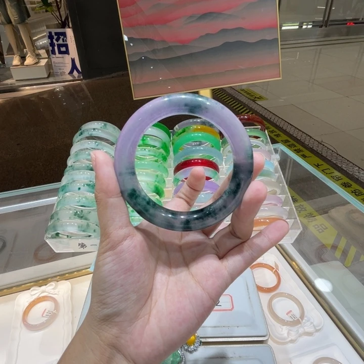 翡翠手镯未镶嵌翡翠手镯