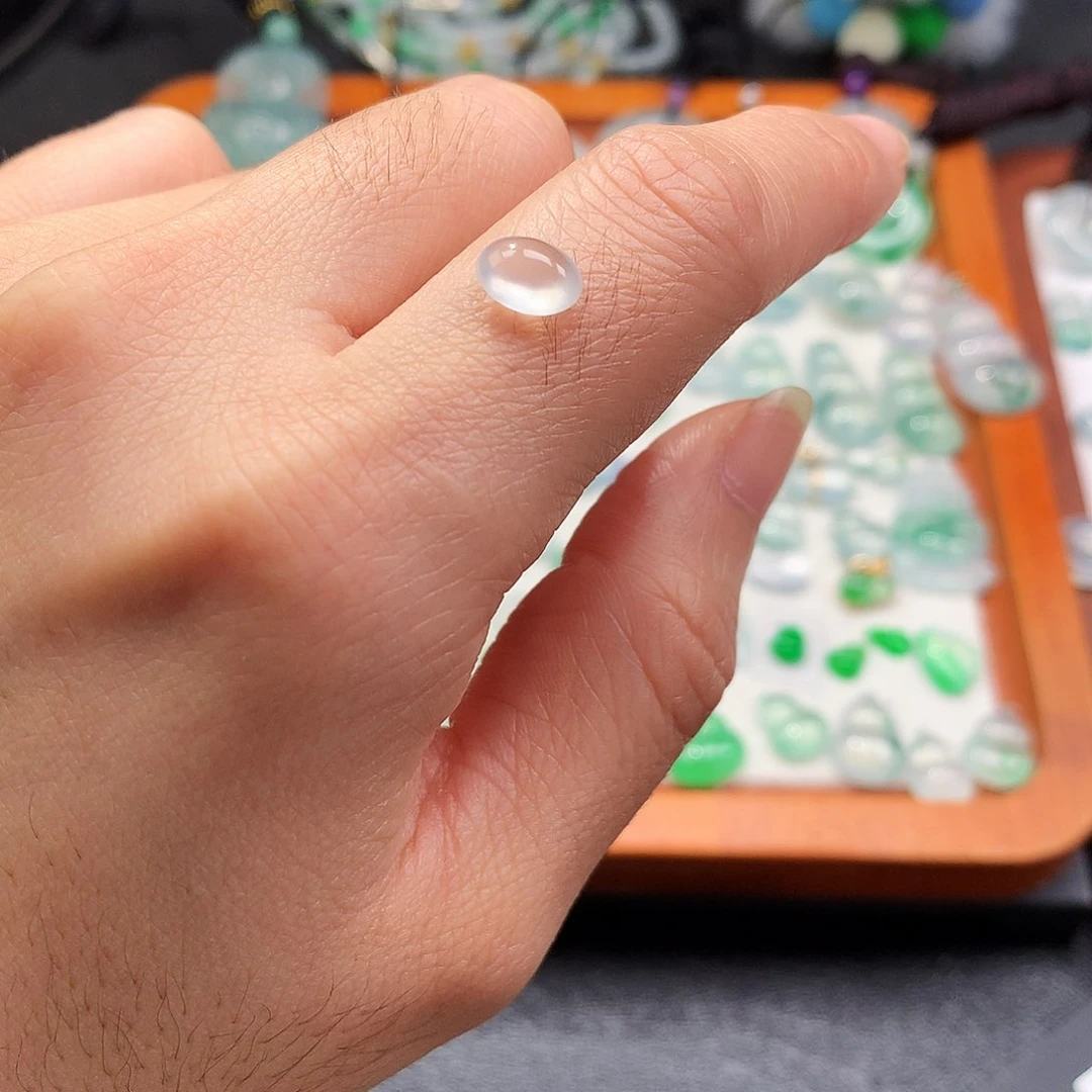 吊坠(不含链)未镶嵌翡翠蛋面