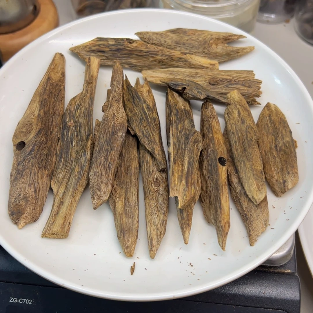 沉香碎屑沉香金沙叶树枝料102克