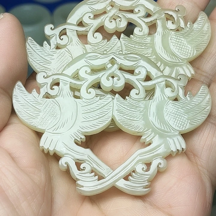 …***…和田玉（青白玉）未镶嵌颈饰