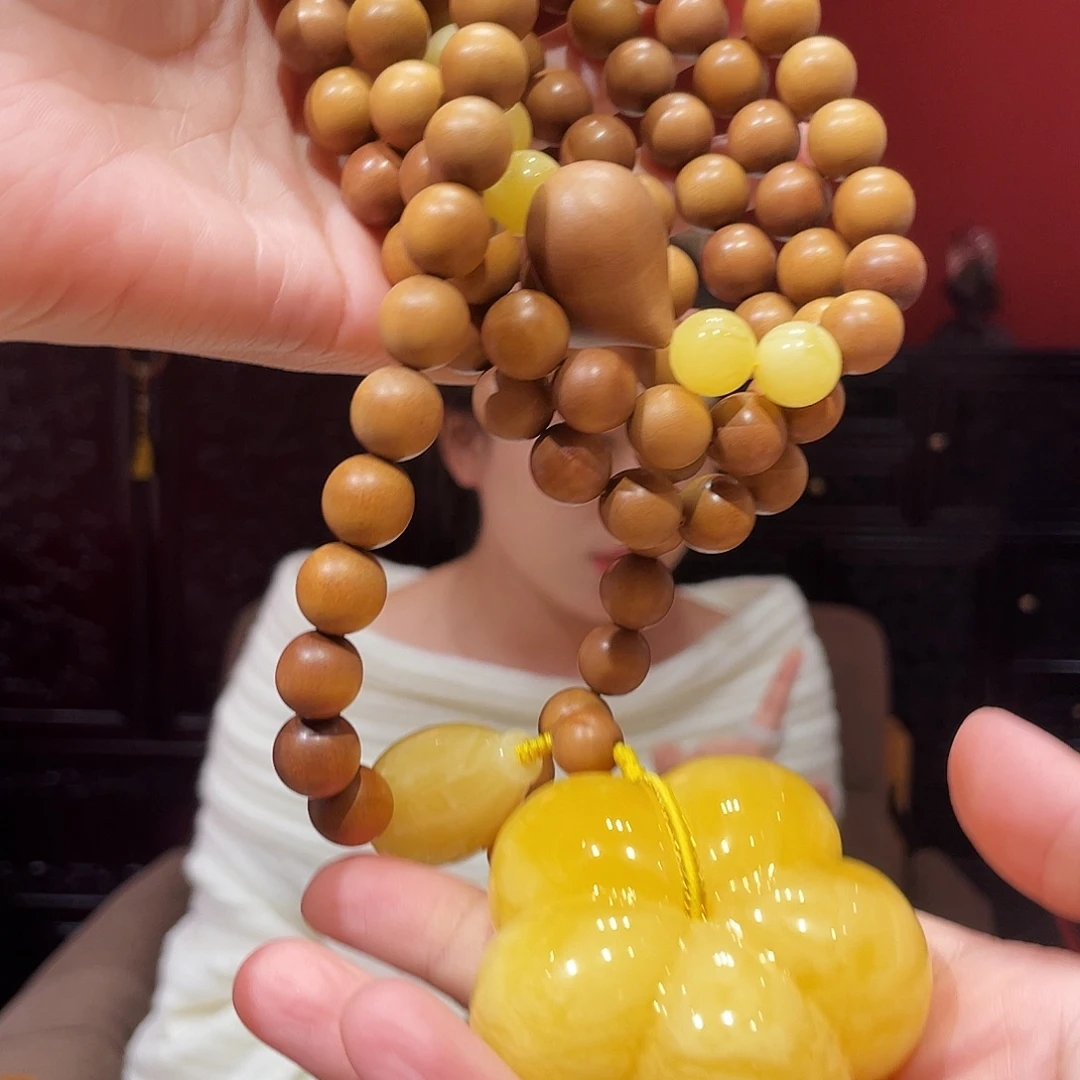 蜜蜡未镶嵌颈饰蜜蜡