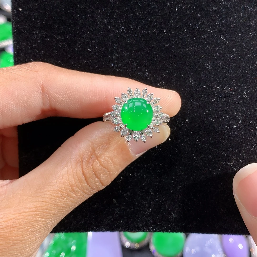 翡翠18K金镶嵌戒指