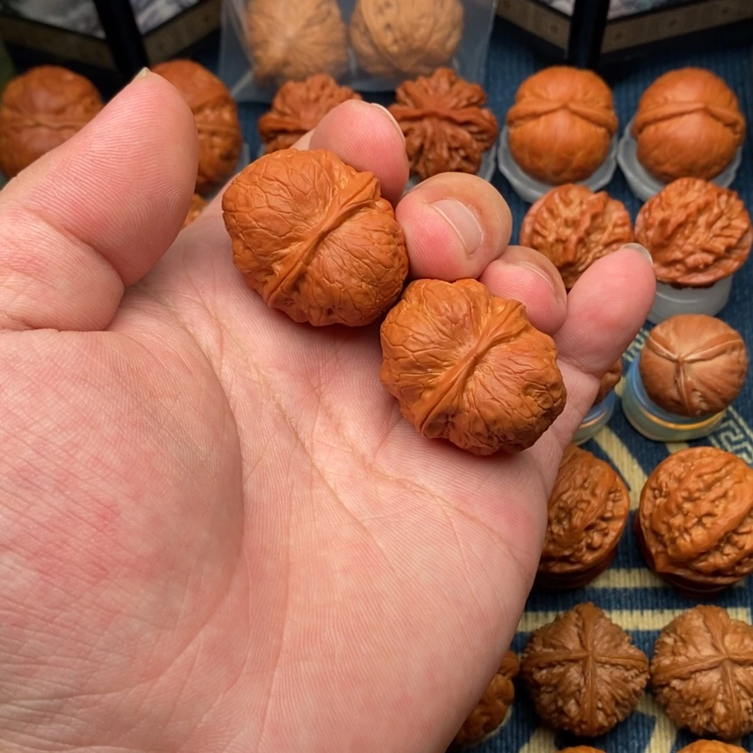 图***腾把件文玩核桃元宝