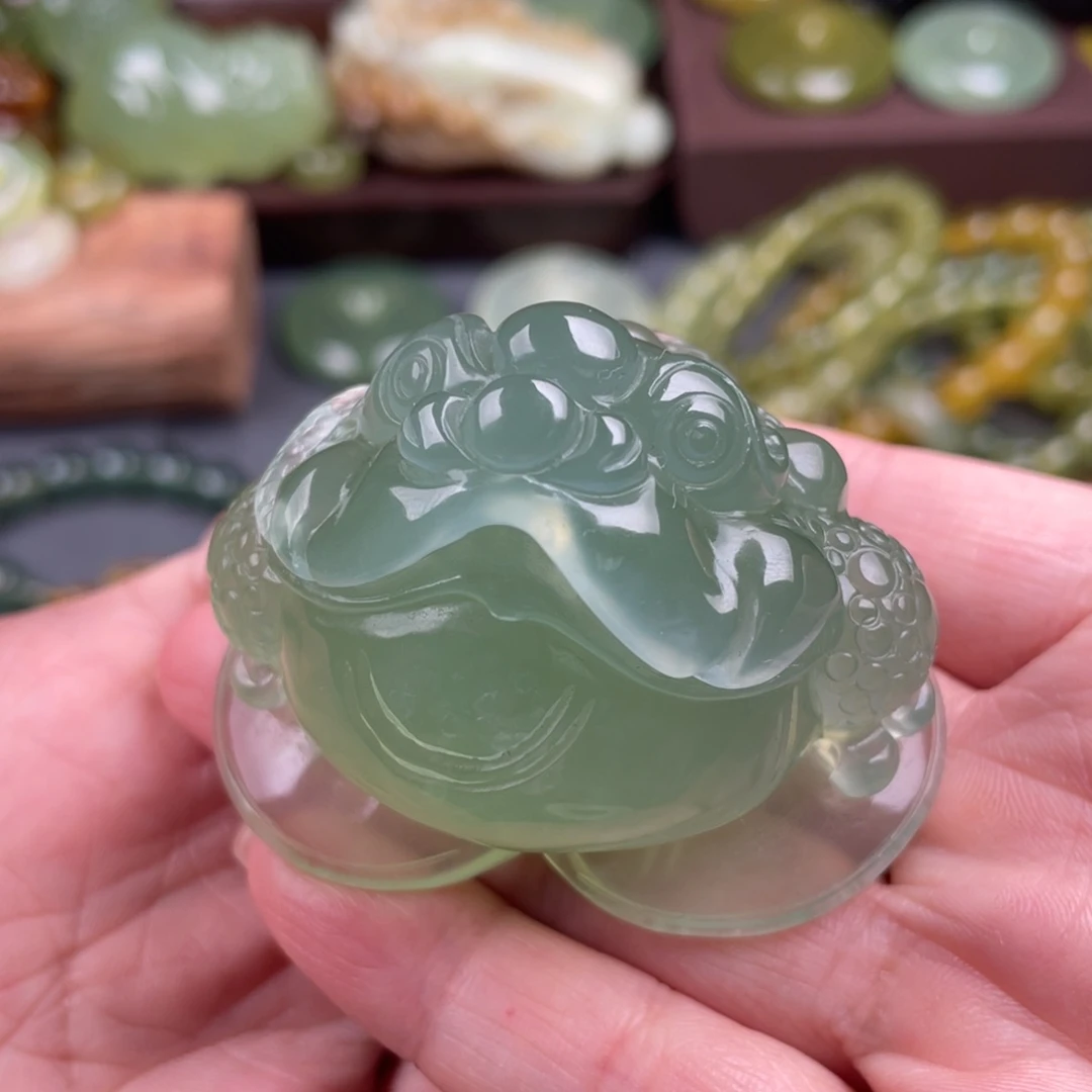 未镶嵌蛇纹石玉吊坠