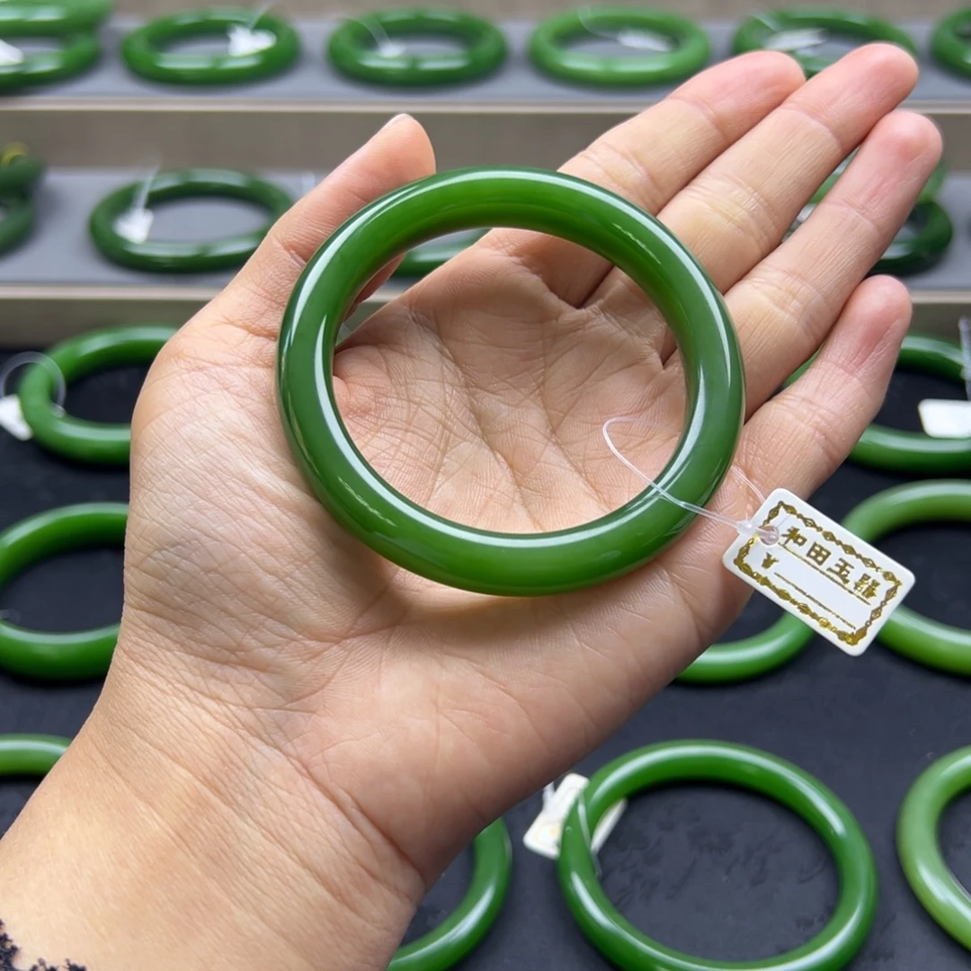 和田玉（碧玉）未镶嵌手镯荧光碧玉