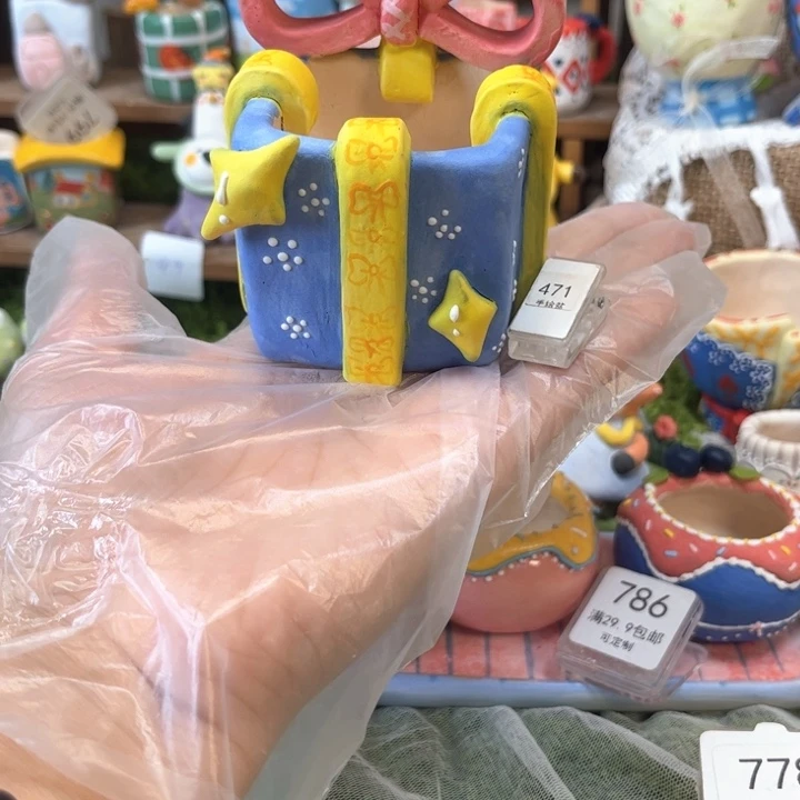 471礼物盒花盆手绘