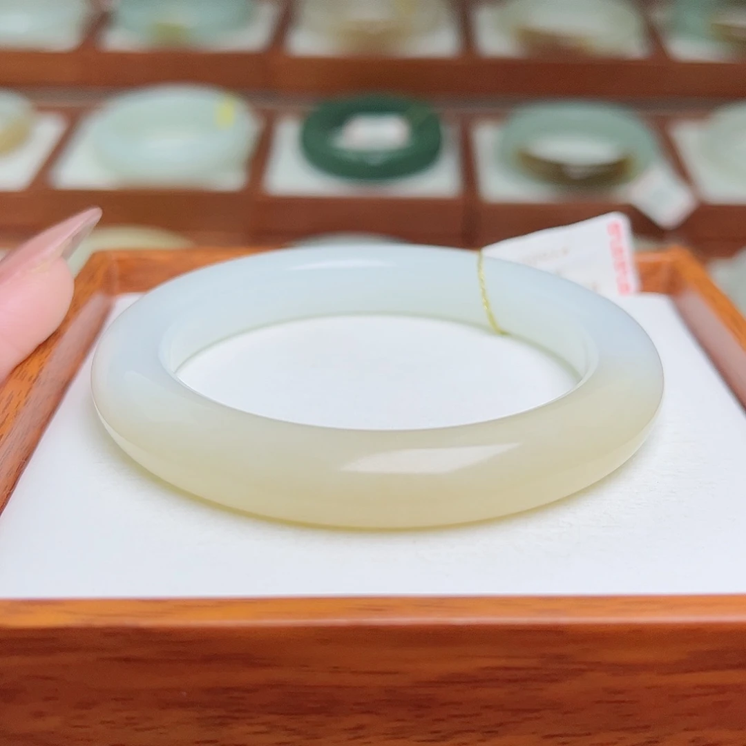 和田玉手镯未镶嵌53