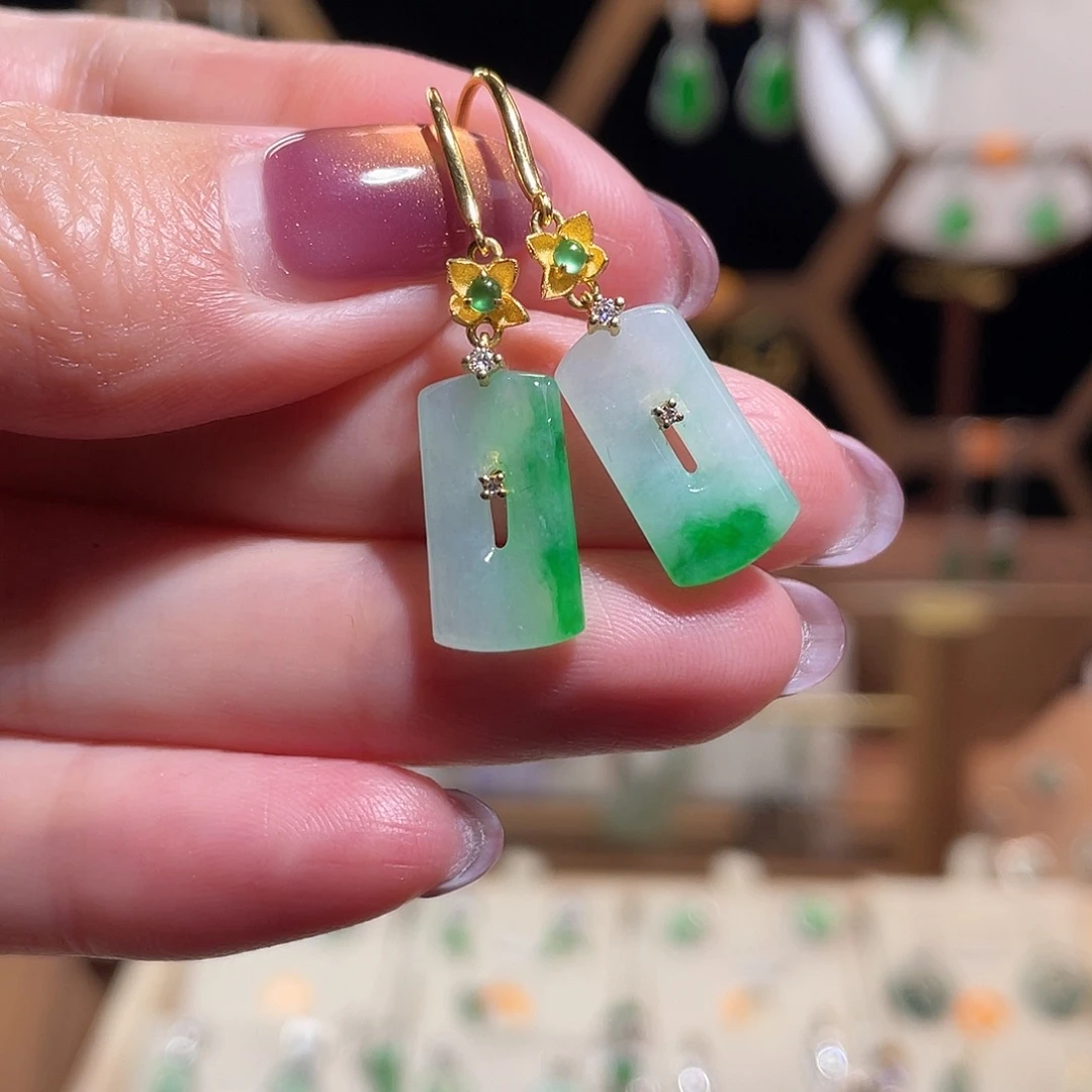 翡翠18K金镶嵌耳饰