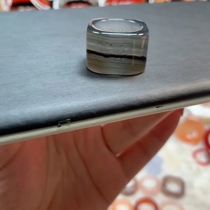 玛瑙/玉髓手镯未镶嵌L****Y