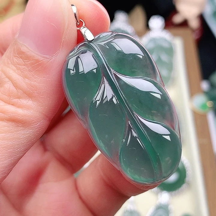 颈饰银S925镶嵌翡翠吊坠