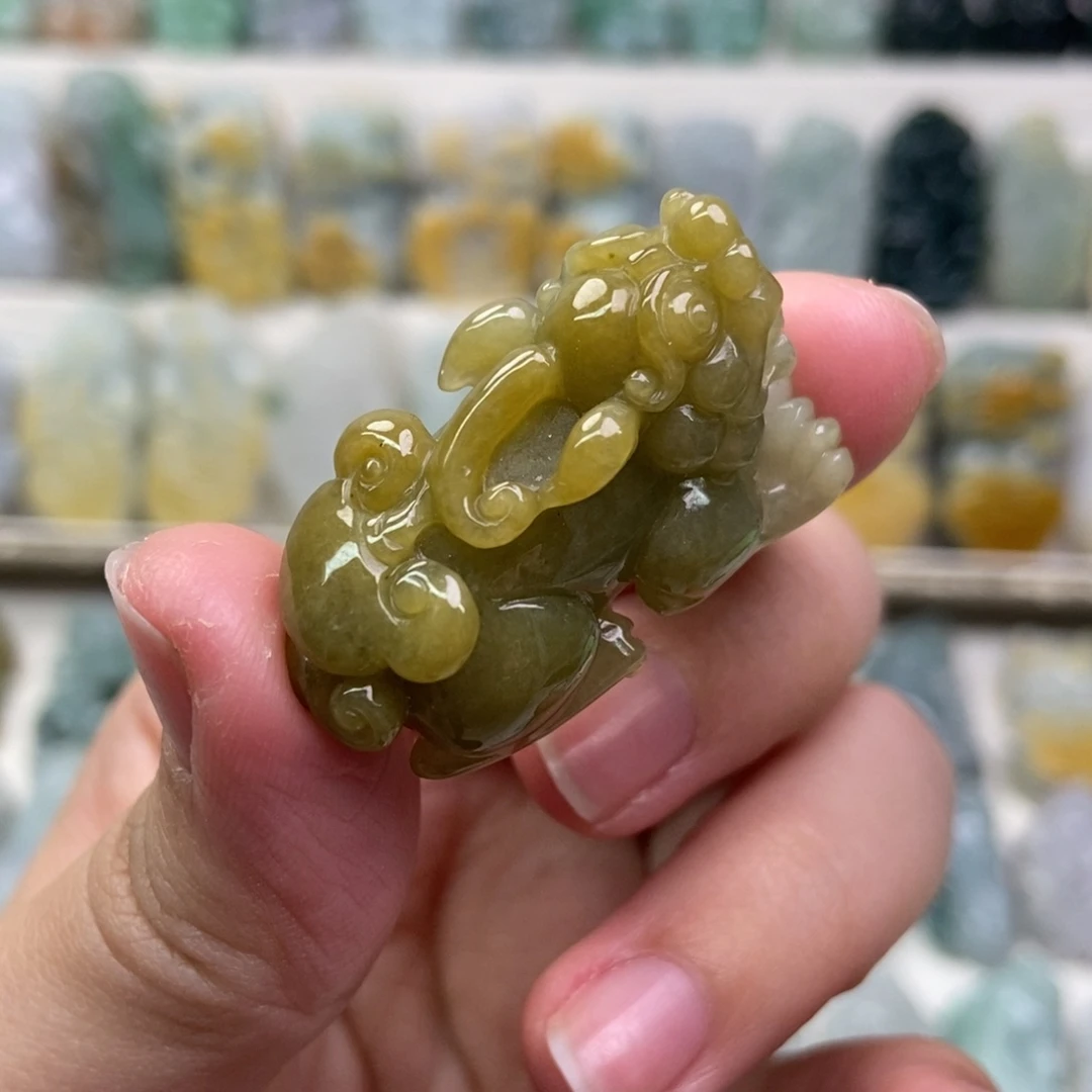 翡翠吊坠(赠链)未镶嵌