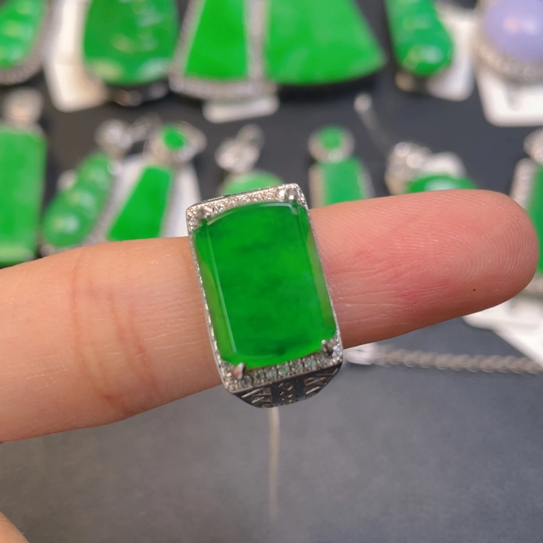 葫***y翡翠银S925镶嵌颈饰