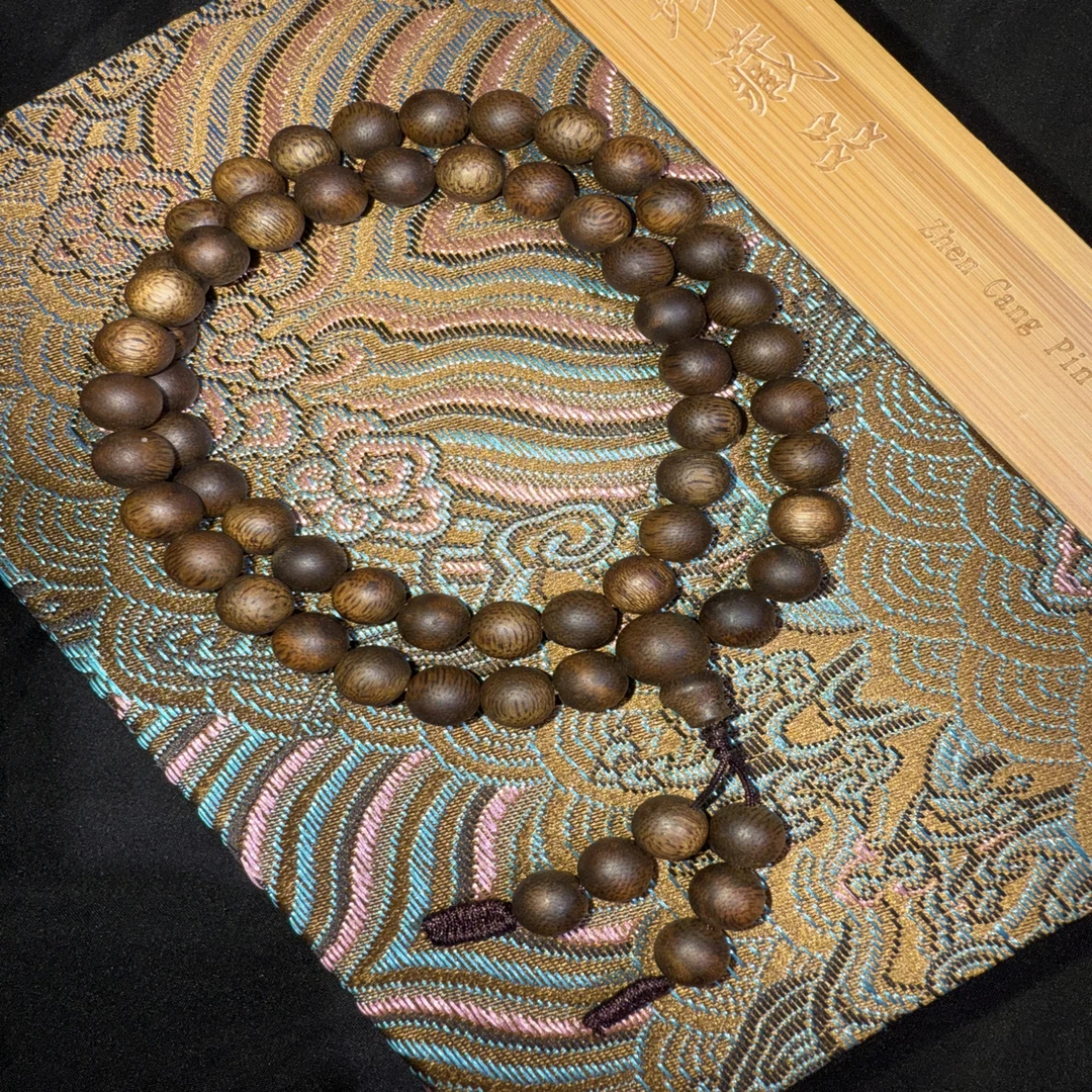 沉香海南沉香莺歌绿棋楠0.8圆珠双圈手串