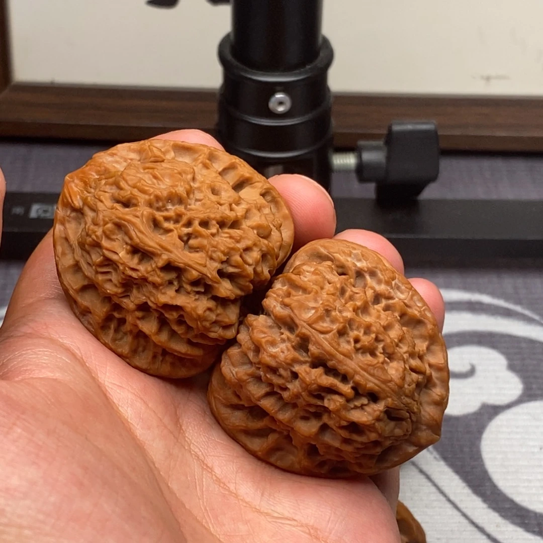 把件文玩核桃极品三角疆