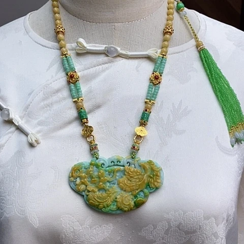 翡翠颈饰未镶嵌天然