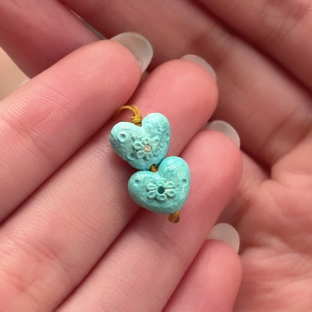 绿松石未镶嵌颈饰