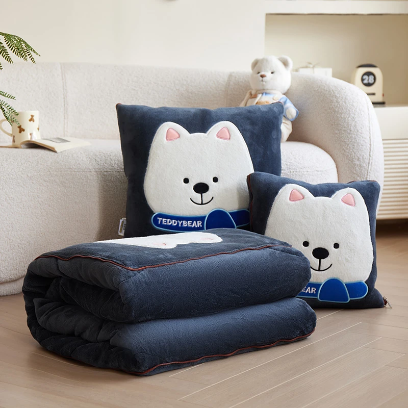 小熊加厚加绒抱枕被子两用办公室午睡午休空调毯子二合一车载枕头