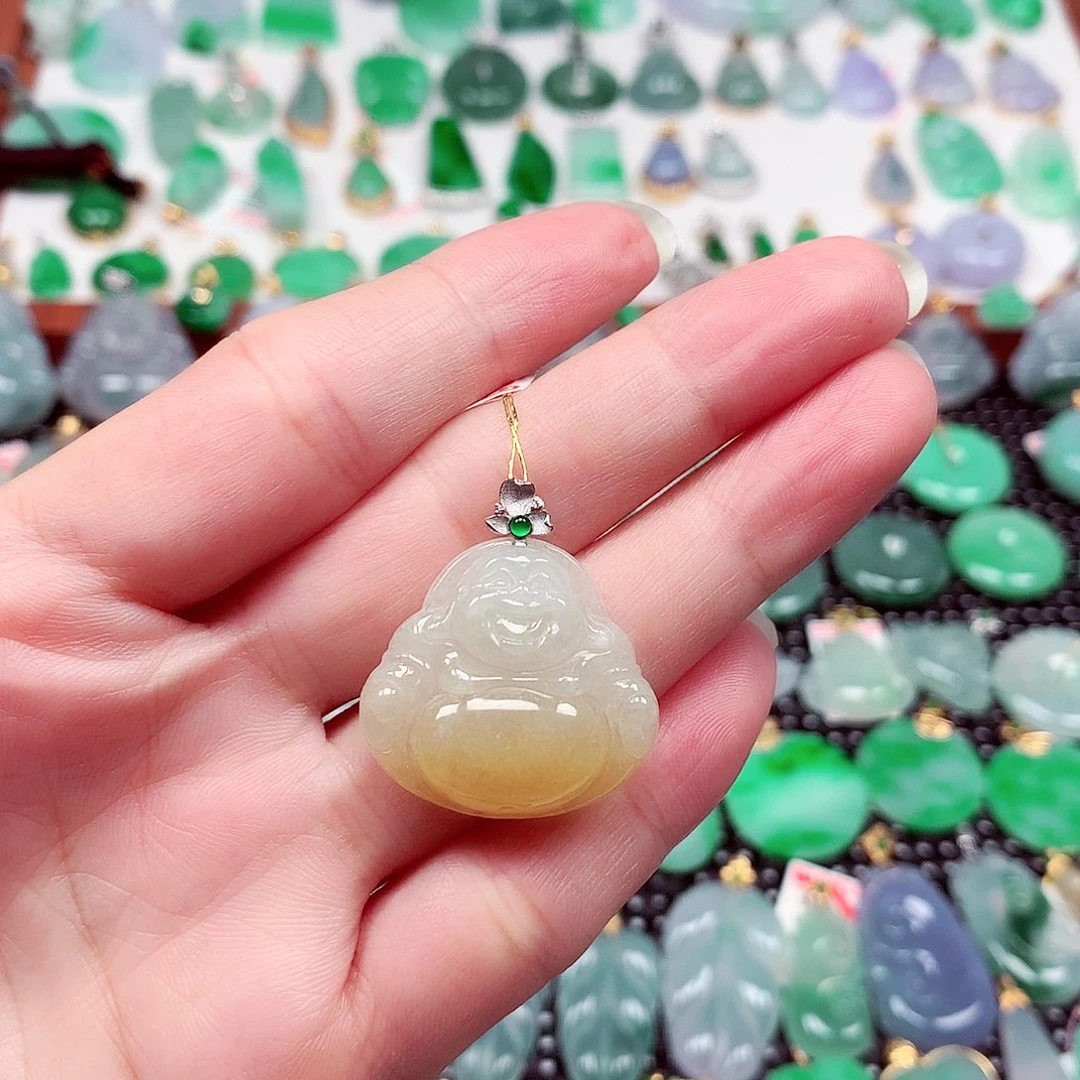 颈饰18K金镶嵌翡翠