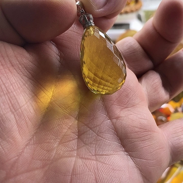 未镶嵌琥珀珠宝奇石吊坠