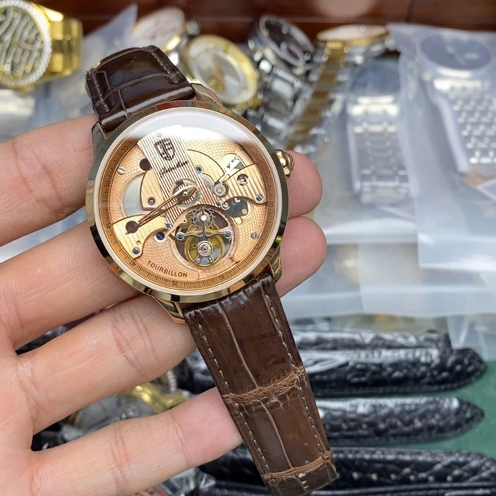 搞***台精钢孤品闪电购手表一个