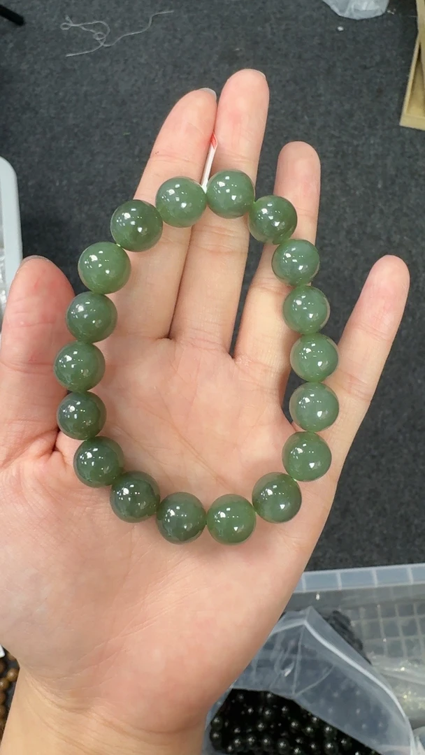 纯天然和田玉俄粉绿12