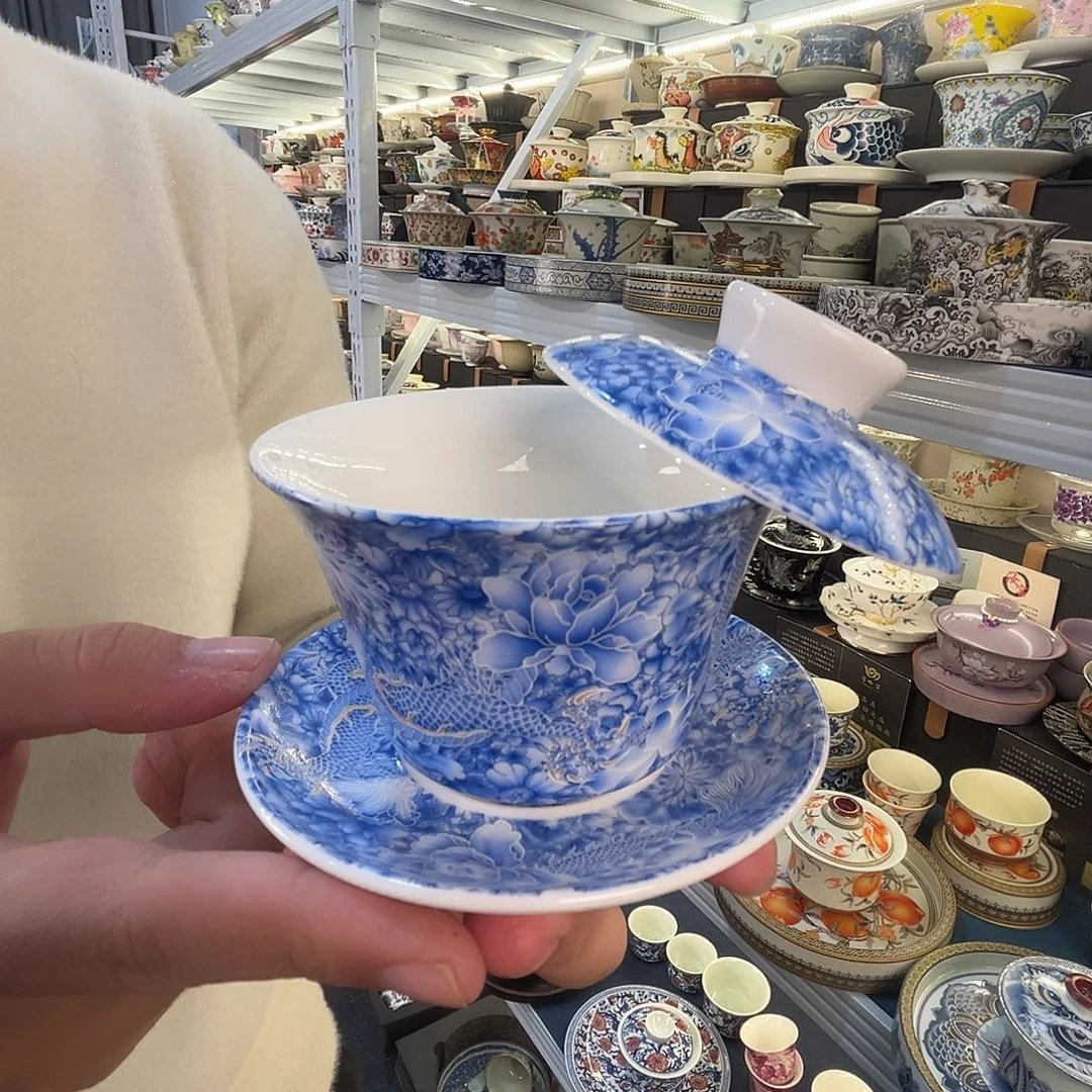 这些盖碗很漂亮！！！