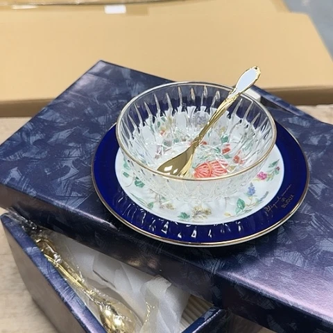 你**？瓷器。瓷器。瓷器。
