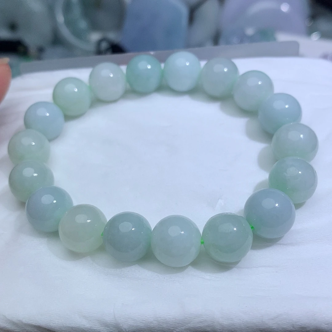 翡翠未镶嵌颈饰2224。