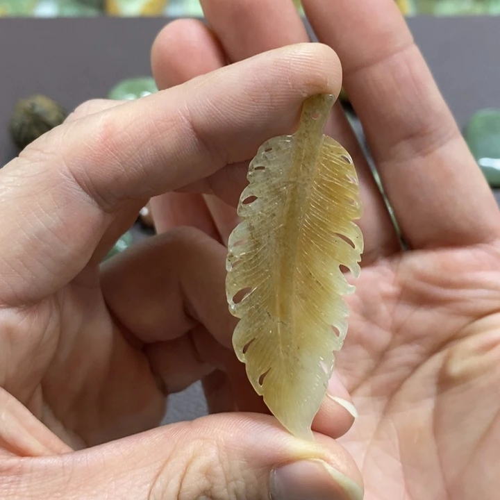 未镶嵌岫岩老玉（透闪石质玉）挂件