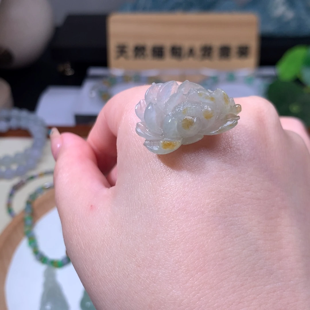 定制翡翠未镶嵌莲花