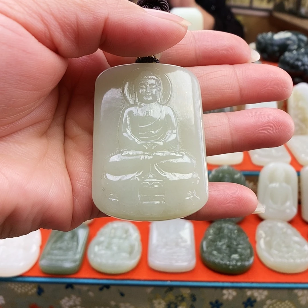 颈饰未镶嵌和田玉静*