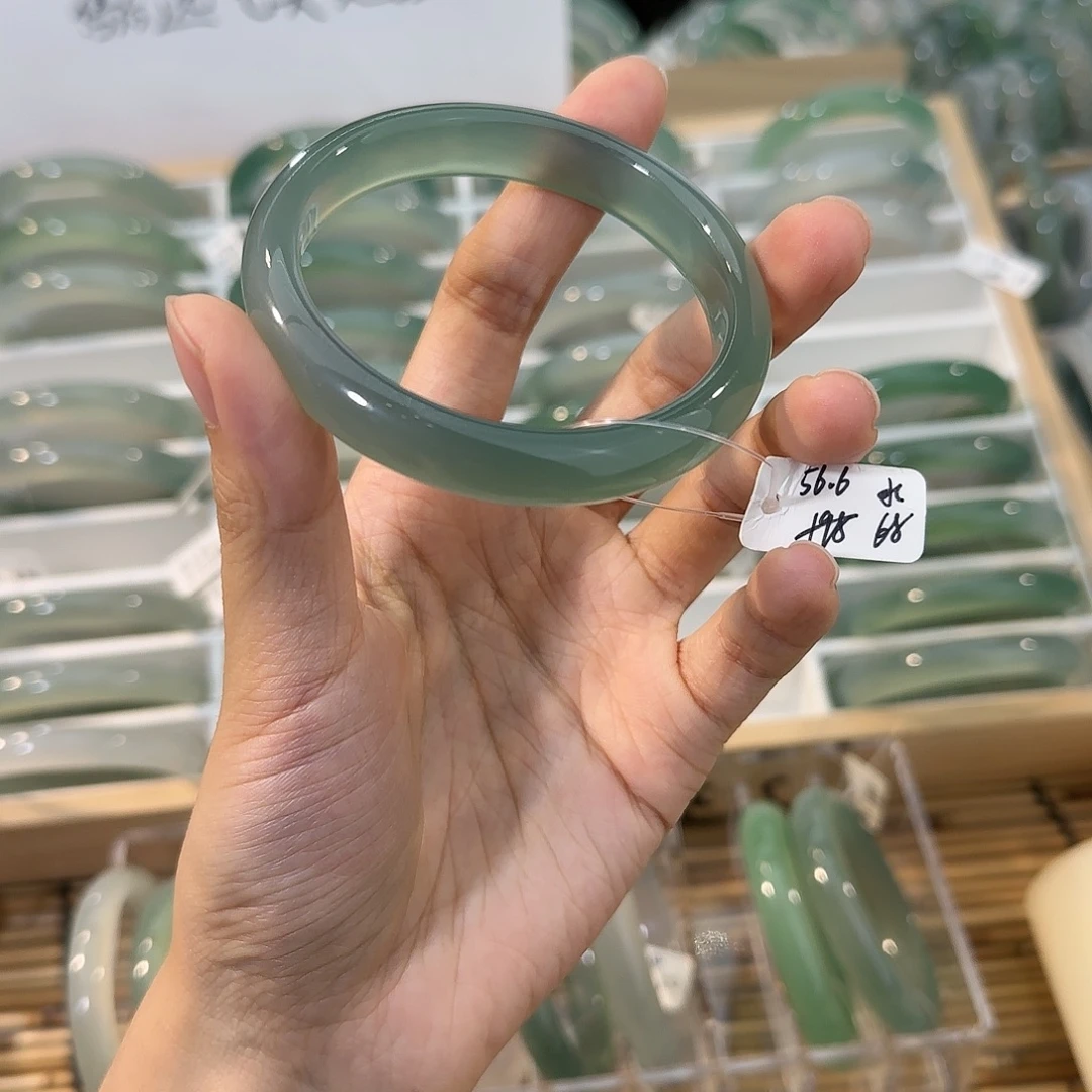 玛瑙/玉髓未镶嵌手镯圈口56.6