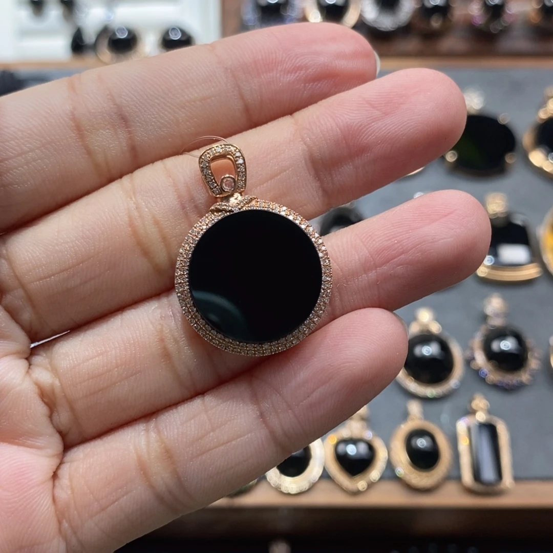 翡翠18K金镶嵌颈饰