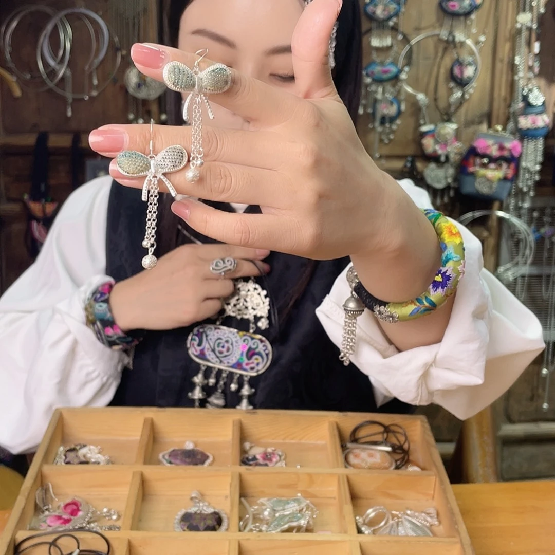 花岗石铁合金耳环