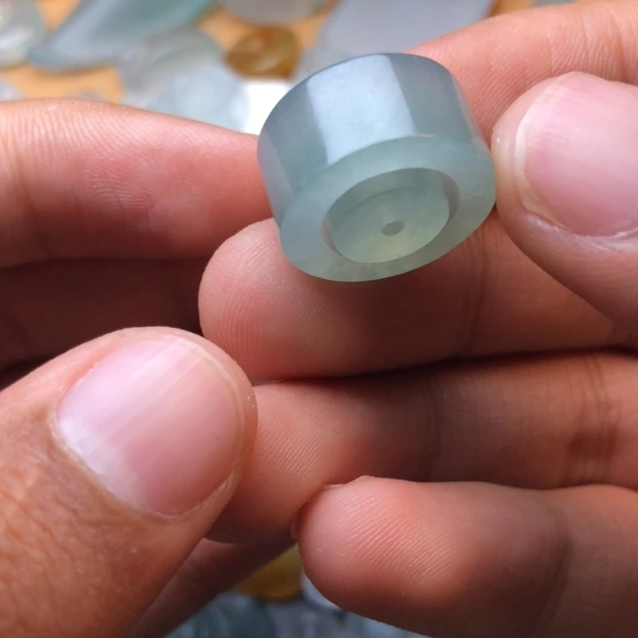 定制翡翠未镶嵌挂件