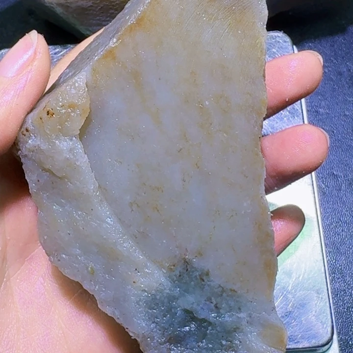 未镶嵌和田玉(糖玉)珠宝半成品