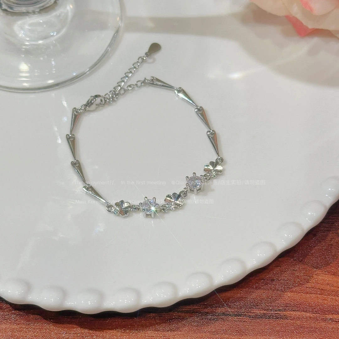 铜合金合成锆石手链 B058 简约时尚花朵幸运手链女高质感百搭精致