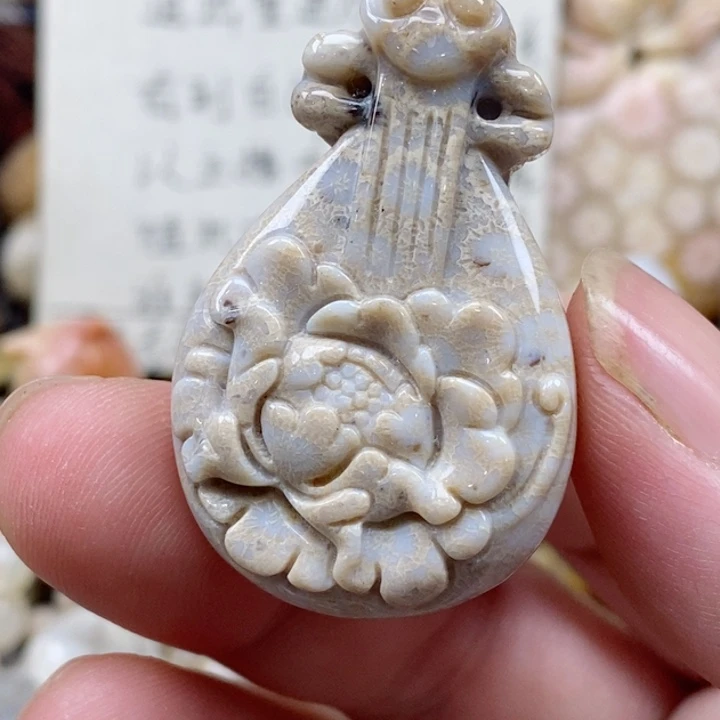 颈饰未镶嵌硅化珊瑚（珊瑚玉）小