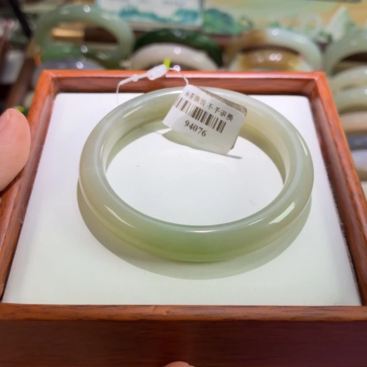 和田玉未镶嵌手镯链接28圈口52.53