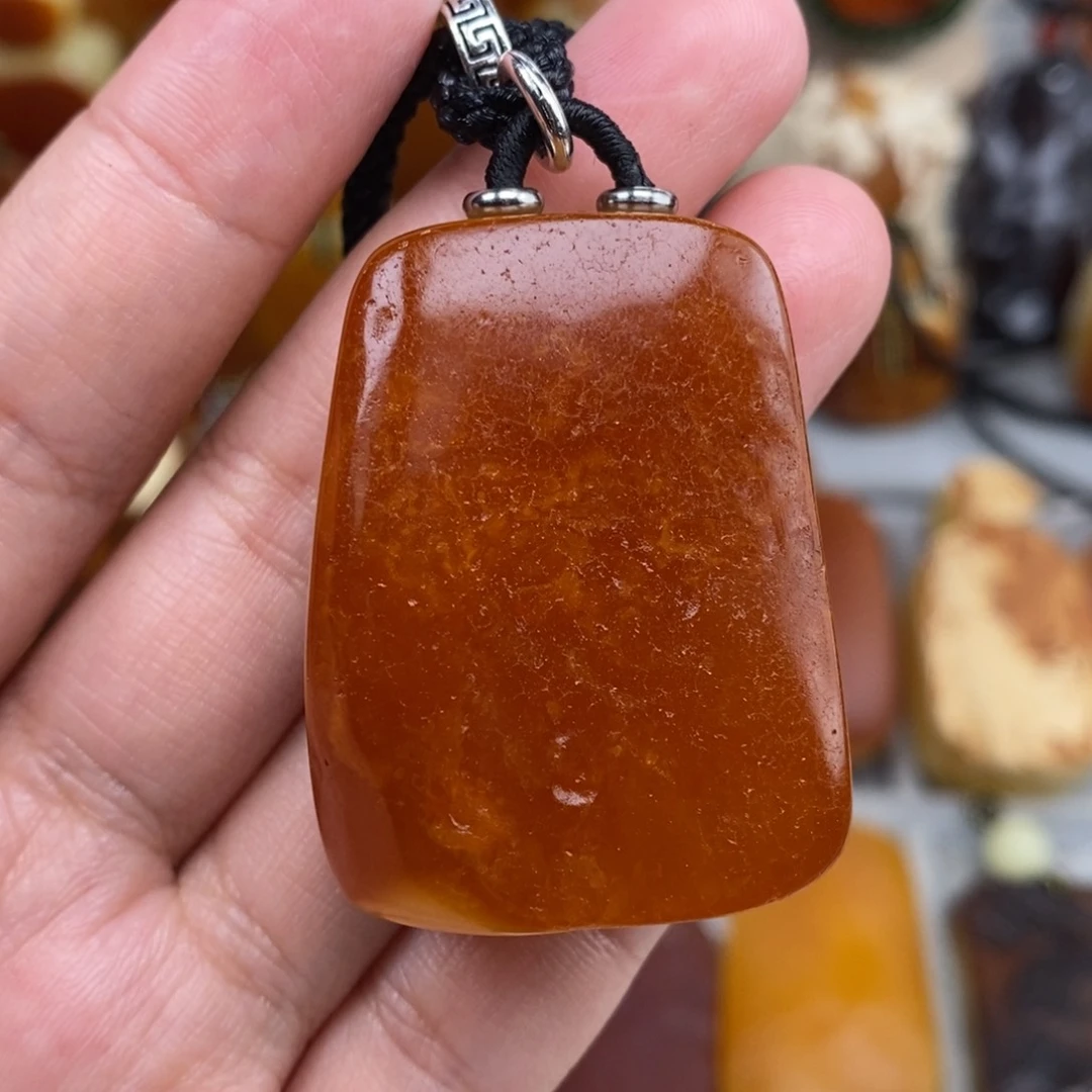 未镶嵌吊坠(赠链)琥珀