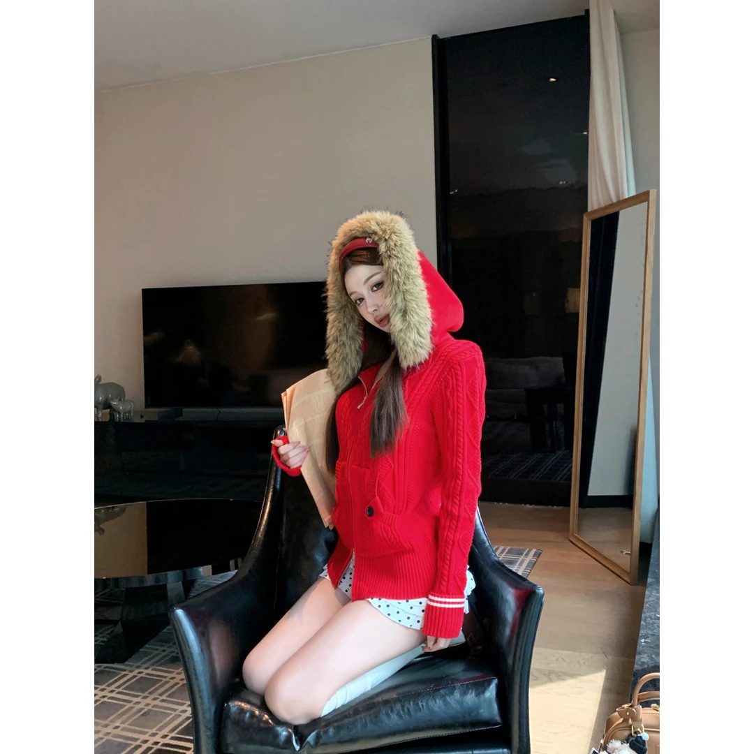 红色毛领连帽拉链长袖毛衣外套女慵懒风修身针织开衫半身裙两件套