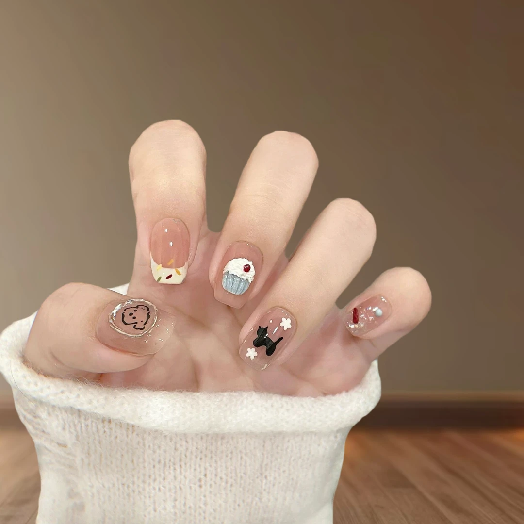 可爱少女风涂鸦短款纯手工穿戴甲日常手绘小猫显白可拆卸美甲贴片