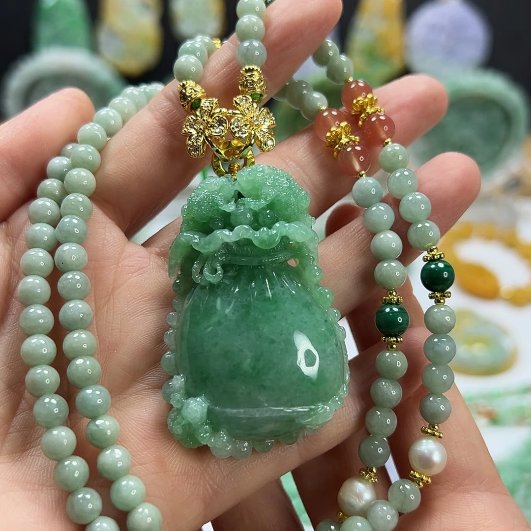 翡翠未镶嵌颈饰吊坠